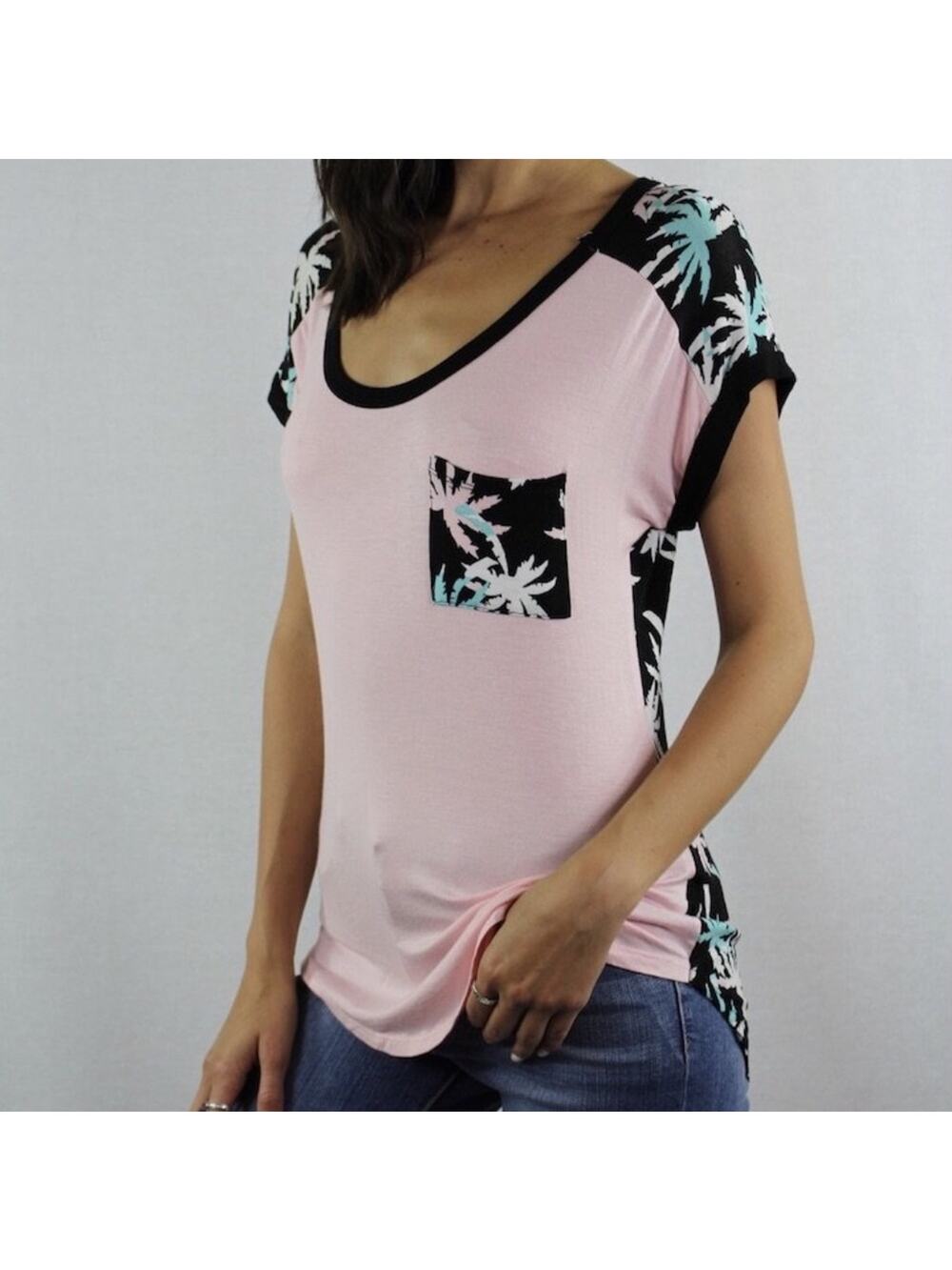 Short Sleeve Round Neck Pocket Tee Palm Trees Size Small